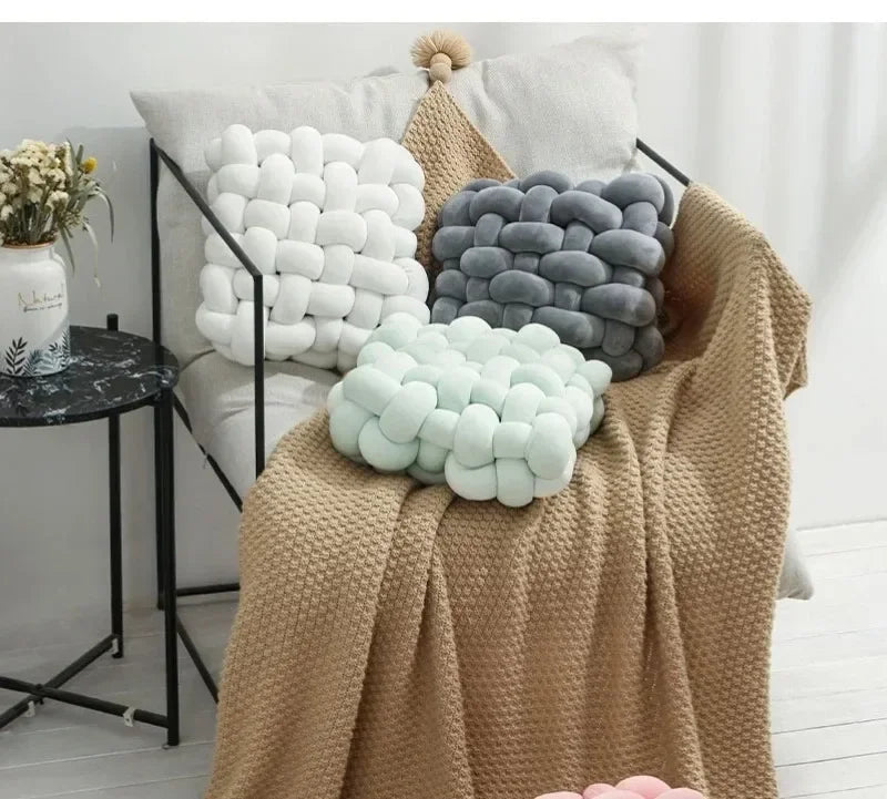Coussin rembourré en nœud carré