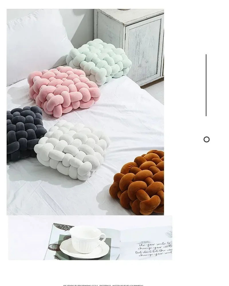 Coussin rembourré en nœud carré