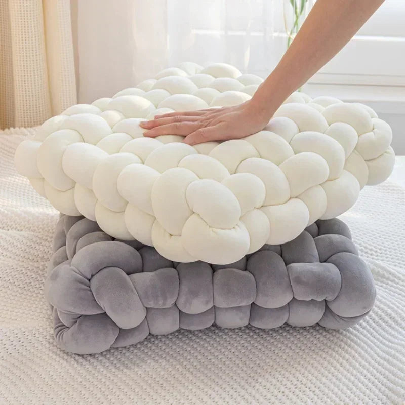 Coussin rembourré en nœud carré